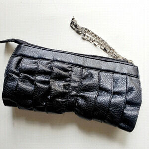 𝅺le chateau Black Ruffle Clutch purse,Evening purse